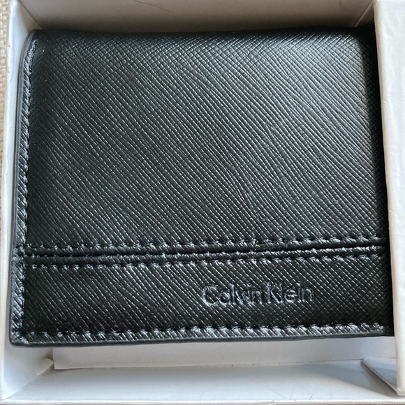 Calvin Klein Leather Credit Card Fold Holder and Key Fob Set, Black, NIB - Picture 4 of 5